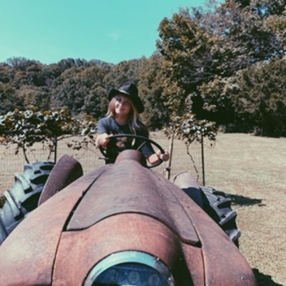 Meet your Posher, Emma